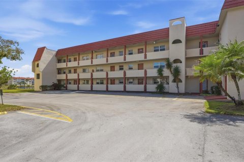 Copropriété à vendre à Fort Lauderdale, Floride: 2 chambres, 78.97 m2 № 2084529 - photo 3