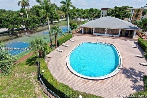 Condo in North Miami, Florida, 1 bedroom № 1927046 - photo 12