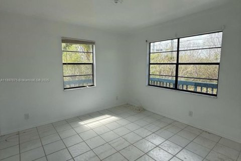 House in Key Largo, Florida 2 bedrooms, 98.1 sq.m. № 1948897 - photo 2