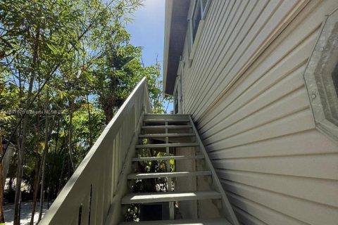House in Key Largo, Florida 2 bedrooms, 98.1 sq.m. № 1948897 - photo 12