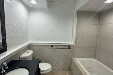 House in Key Largo, Florida 2 bedrooms, 98.1 sq.m. № 1948897 - photo 8