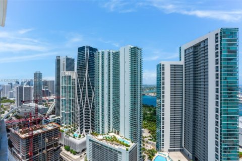 Condo in Miami, Florida, 2 bedrooms  № 2244301 - photo 9
