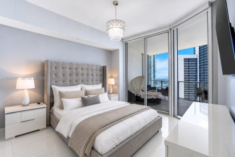 Condo in Miami, Florida, 2 bedrooms  № 2244301 - photo 15