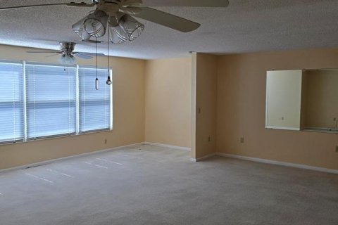 Copropriété à louer à Saint Petersburg, Floride: 1 chambre, 107.77 m2 № 2419255 - photo 5
