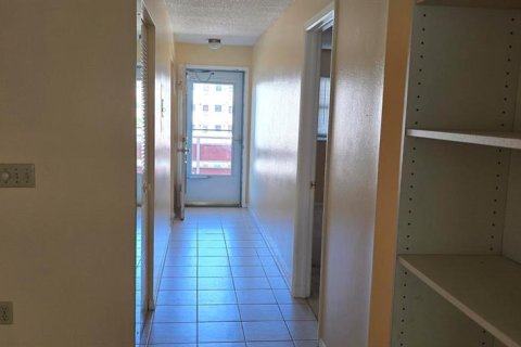 Copropriété à louer à Saint Petersburg, Floride: 1 chambre, 107.77 m2 № 2419255 - photo 8