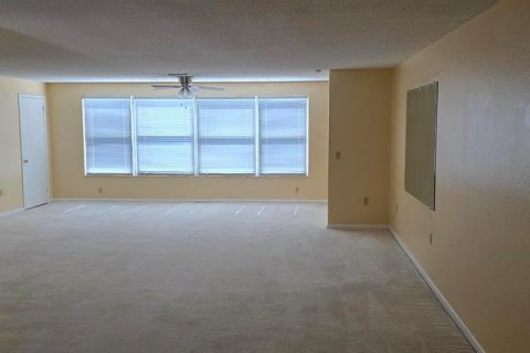Copropriété à louer à Saint Petersburg, Floride: 1 chambre, 107.77 m2 № 2419255 - photo 3