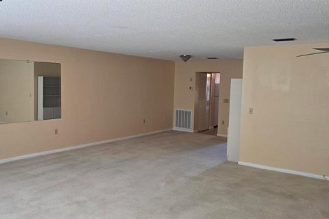 Copropriété à louer à Saint Petersburg, Floride: 1 chambre, 107.77 m2 № 2419255 - photo 7