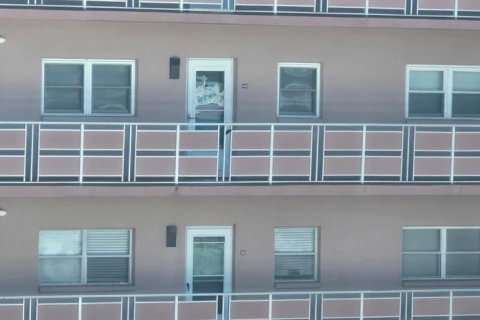 Copropriété à louer à Saint Petersburg, Floride: 1 chambre, 107.77 m2 № 2419255 - photo 17