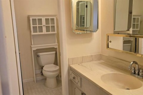 Copropriété à louer à Saint Petersburg, Floride: 1 chambre, 107.77 m2 № 2419255 - photo 15