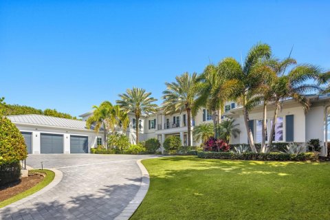 House in Manalapan, Florida 7 bedrooms, 1058.34 sq.m. № 2187374 - photo 3
