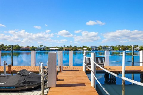 House in Manalapan, Florida 7 bedrooms, 1058.34 sq.m. № 2187374 - photo 23
