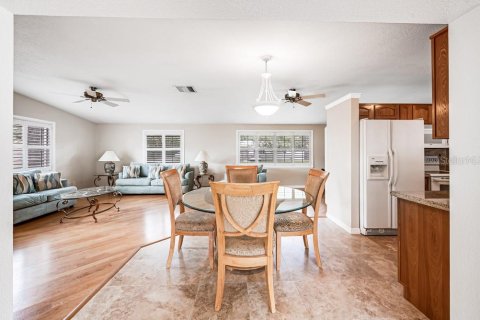 Villa ou maison à vendre à Tampa, Floride: 4 chambres, 160.54 m2 № 2272790 - photo 14
