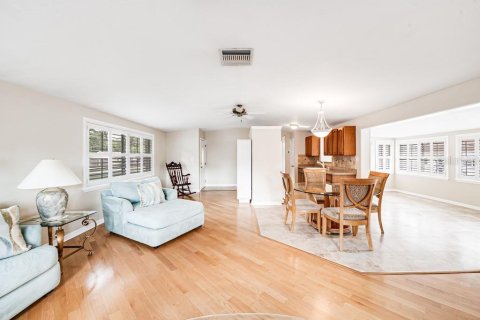 Villa ou maison à vendre à Tampa, Floride: 4 chambres, 160.54 m2 № 2272790 - photo 8