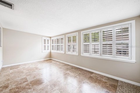 Villa ou maison à vendre à Tampa, Floride: 4 chambres, 160.54 m2 № 2272790 - photo 16