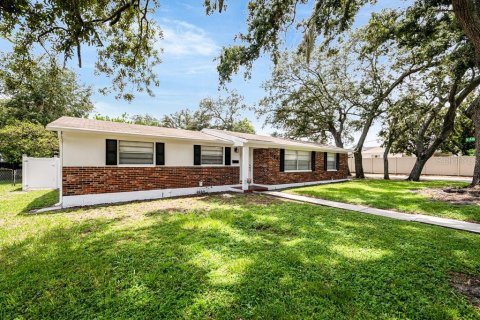 Villa ou maison à vendre à Tampa, Floride: 4 chambres, 160.54 m2 № 2272790 - photo 2