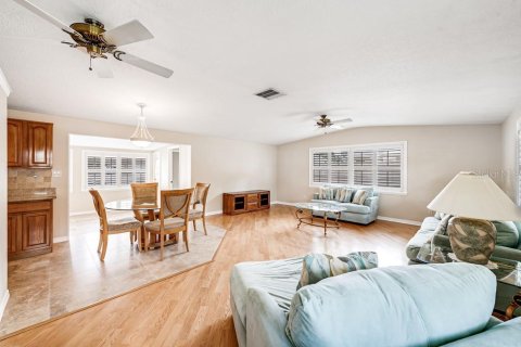 Villa ou maison à vendre à Tampa, Floride: 4 chambres, 160.54 m2 № 2272790 - photo 6