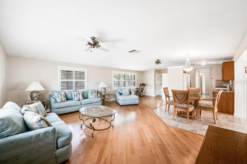 Villa ou maison à vendre à Tampa, Floride: 4 chambres, 160.54 m2 № 2272790 - photo 4