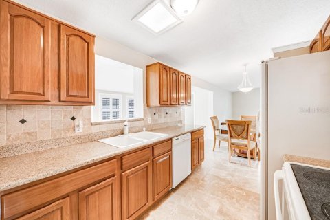 Villa ou maison à vendre à Tampa, Floride: 4 chambres, 160.54 m2 № 2272790 - photo 10