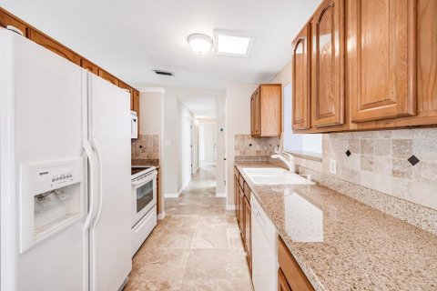 Villa ou maison à vendre à Tampa, Floride: 4 chambres, 160.54 m2 № 2272790 - photo 11