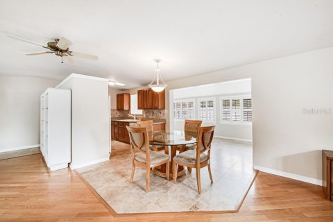 Villa ou maison à vendre à Tampa, Floride: 4 chambres, 160.54 m2 № 2272790 - photo 15