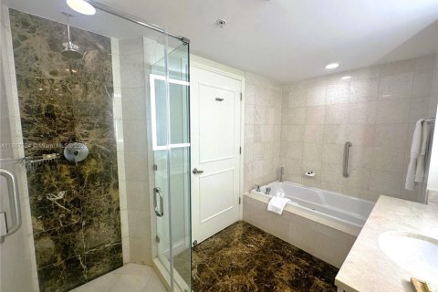 Купить кондоминиум в Форт-Лодердейл, Флорида 49.52м2, № 1939063 - фото 12