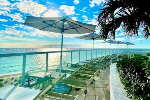 Купить кондоминиум в Форт-Лодердейл, Флорида 49.52м2, № 1939063 - фото 19