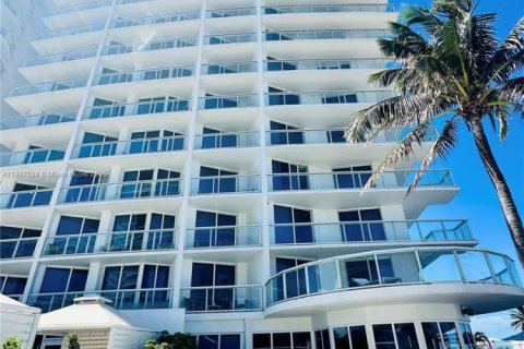 Купить кондоминиум в Форт-Лодердейл, Флорида 49.52м2, № 1939063 - фото 22