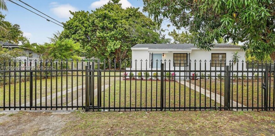 Дом в Майами, Флорида 1 комната, 82.13м2 № 2006836