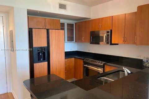 Condo in Aventura, Florida, 1 bedroom  № 1741867 - photo 2