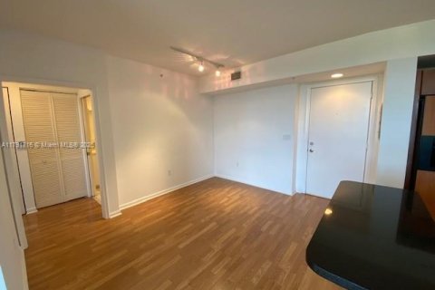 Condo in Aventura, Florida, 1 bedroom  № 1741867 - photo 5