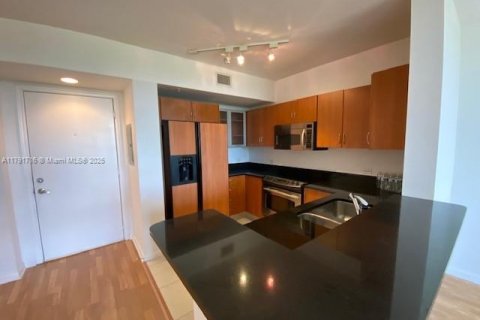 Condo in Aventura, Florida, 1 bedroom  № 1741867 - photo 3
