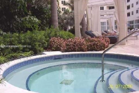 Condo in Aventura, Florida, 1 bedroom  № 1741867 - photo 27