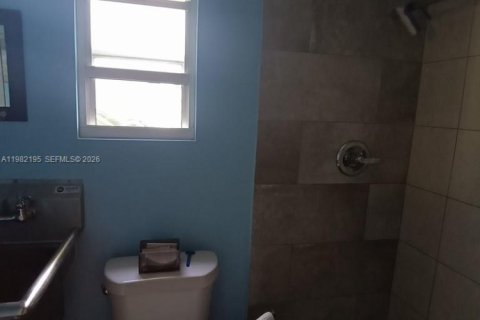 Commercial property in Miami, Florida 126.9 sq.m. № 2043318 - photo 7