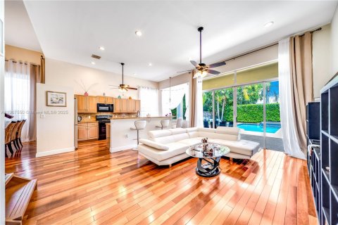 Снять в аренду виллу или дом в Холливуд, Флорида 3 спальни, 233.56м2, № 1963917 - фото 16