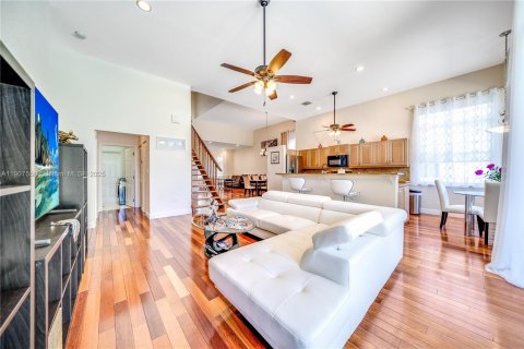 Снять в аренду виллу или дом в Холливуд, Флорида 3 спальни, 233.56м2, № 1963917 - фото 19