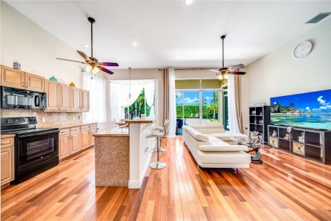 Снять в аренду виллу или дом в Холливуд, Флорида 3 спальни, 233.56м2, № 1963917 - фото 2