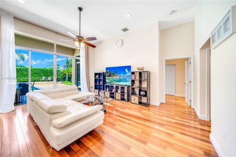 Снять в аренду виллу или дом в Холливуд, Флорида 3 спальни, 233.56м2, № 1963917 - фото 15