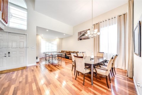 Снять в аренду виллу или дом в Холливуд, Флорида 3 спальни, 233.56м2, № 1963917 - фото 13