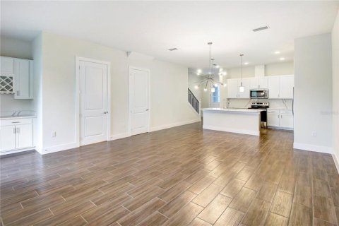 Adosado en alquiler en Oviedo, Florida, 3 dormitorios, 174.38 m2 № 1877132 - foto 2