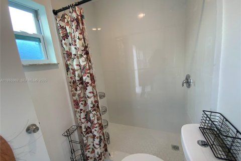 Commercial property in North Miami, Florida 1 bedroom, 37.16 sq.m. № 1980958 - photo 12