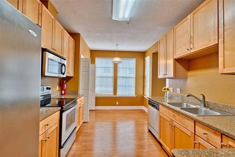 Condo in Gainesville, Florida, 3 bedrooms  № 1732620 - photo 6