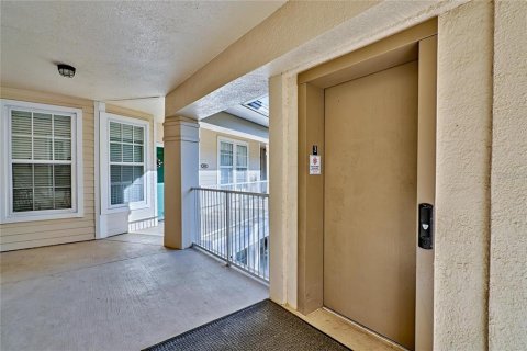 Condo in Gainesville, Florida, 3 bedrooms  № 1732620 - photo 22