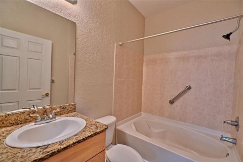 Condo in Gainesville, Florida, 3 bedrooms  № 1732620 - photo 12