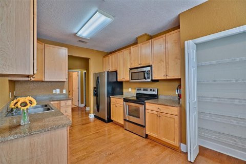 Condo in Gainesville, Florida, 3 bedrooms  № 1732620 - photo 8