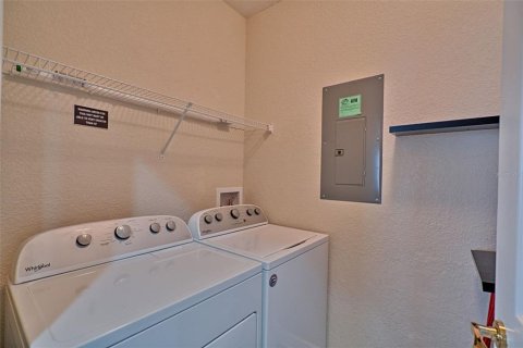 Condo in Gainesville, Florida, 3 bedrooms  № 1732620 - photo 21