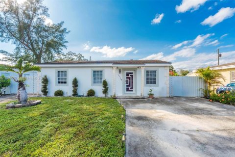 Villa ou maison à vendre à Miami Gardens, Floride: 3 chambres, 86.96 m2 № 2004821 - photo 1