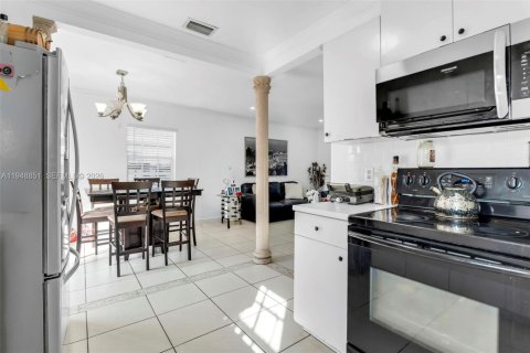 Villa ou maison à vendre à Miami Gardens, Floride: 3 chambres, 86.96 m2 № 2004821 - photo 14