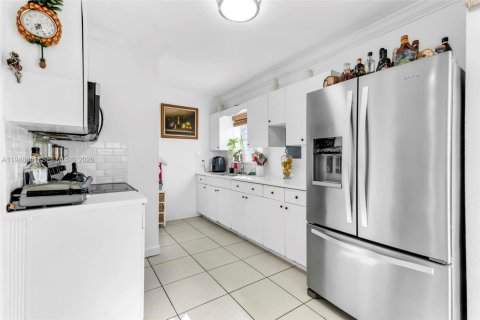 Villa ou maison à vendre à Miami Gardens, Floride: 3 chambres, 86.96 m2 № 2004821 - photo 11