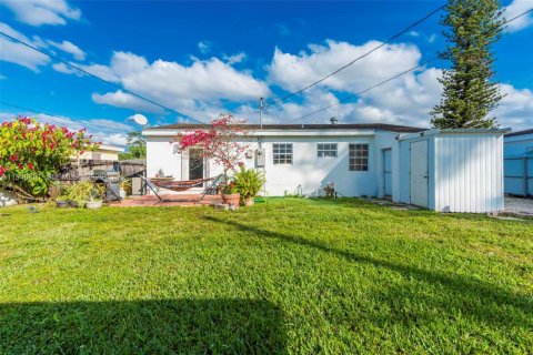 Villa ou maison à vendre à Miami Gardens, Floride: 3 chambres, 86.96 m2 № 2004821 - photo 24