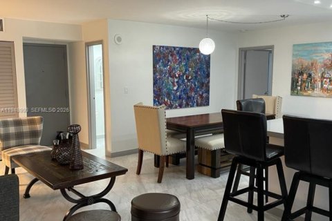 Condo in Sunny Isles Beach, Florida, 1 bedroom  № 2007138 - photo 18